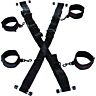 Kézbilincsek CALEXOTICS Scandal Cross forma