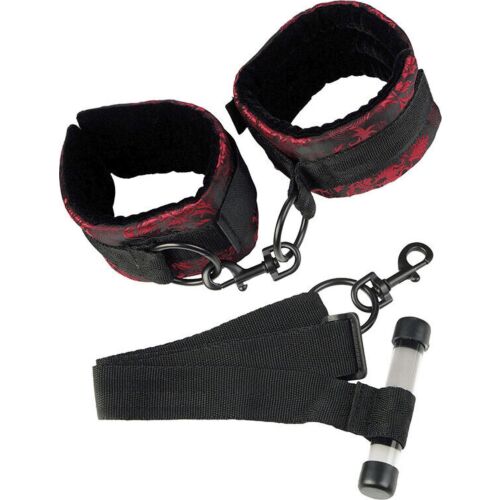Kézbilincsek CALEXOTICS Scandal Black ajtóra